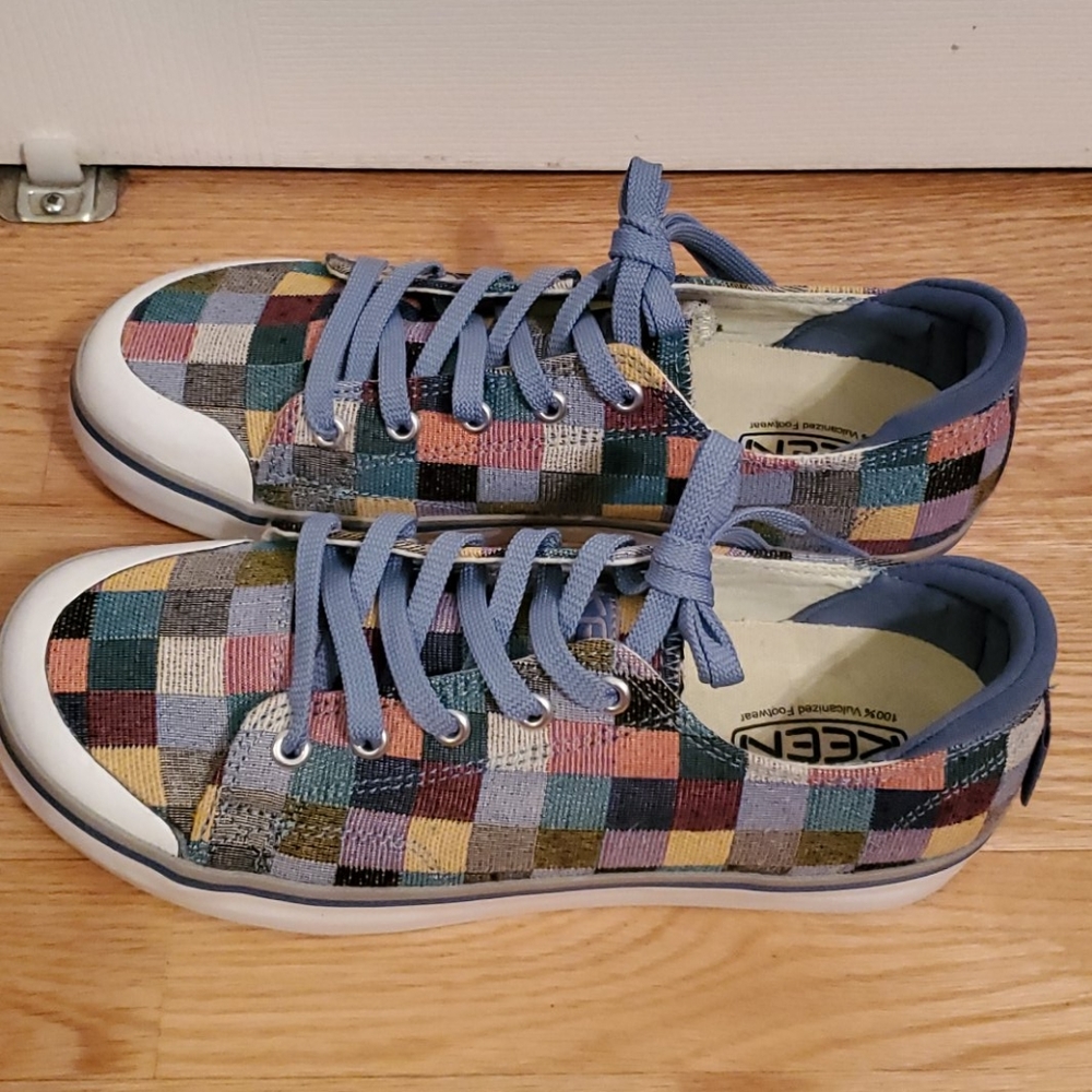Keen Elsa III sneakers- size 8